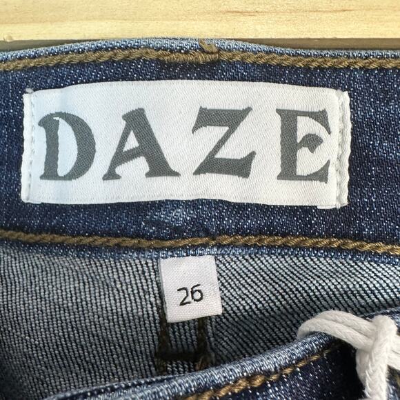 Daze Denim Jean SZ 26 Dark Wash Bestie Repreve Lovergirl Mid Rise Roller Stretch - Picture 5 of 16
